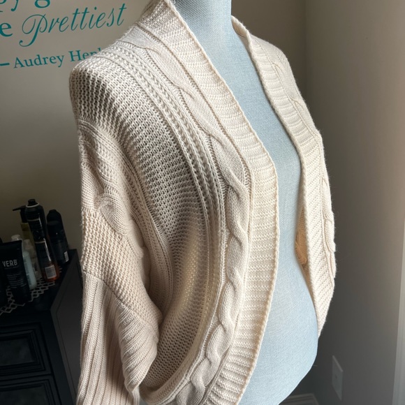 Soft knit cream cardigan 26x30 - Picture 3 of 8